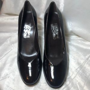 Salvatore Ferragamo dark brown heels size 7.5B